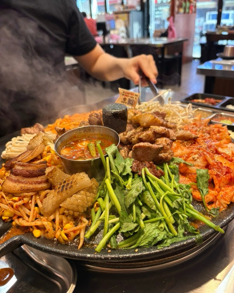 동탄역맛집 회식, 데이트로 딱 좋은 구워주는 동탄역삼겹살 돼통령 동탄역점