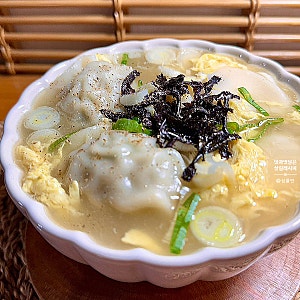 간단 떡국 만두국 끓이는 법 10분 떡만두국 레시피