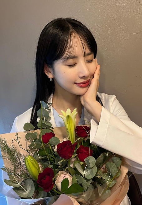 15년 몸담은 스타쉽 떠나며 쓴 손편지, 손글씨인 줄 알았는데 정체는 AI…우주소녀 설아 결국 ....