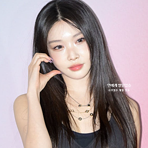 "밤까지 SNS 올렸는데" 청하 새벽 응급실행…청하 프로필·나이·소속사·인스타 관심