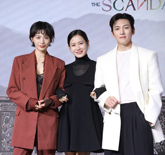 넷플릭스 ‘스캔들’ 공개! 손예진·지창욱·나나가 만든 ‘청불 사극’