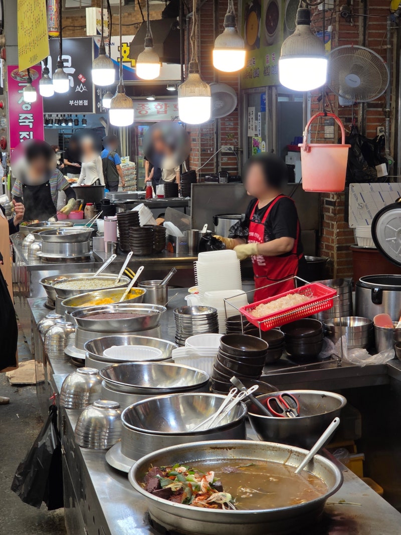 부산 부전시장 먹거리 투어｜명란김밥부터 떡갈비·어묵·회·족발까지 없는 게 없는 부산 전....