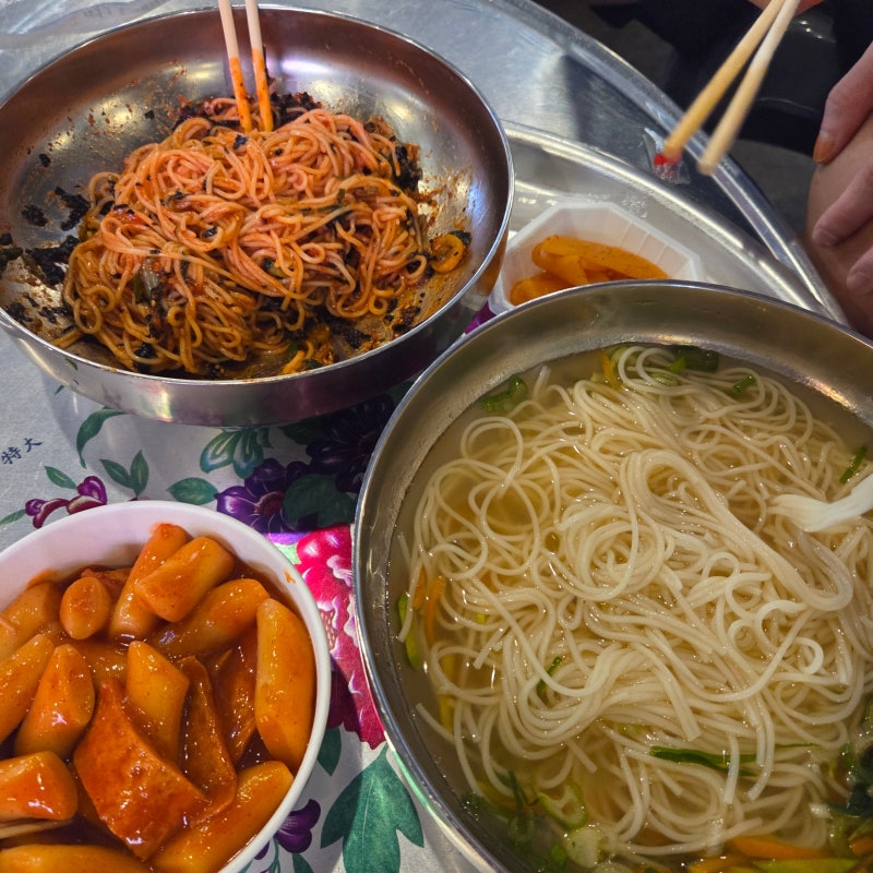 충남 예산여행 먹거리 가득 예산시장 장터광장 선봉국수, 아리랑닭꼬치, 분식, 시장닭볶음 ....