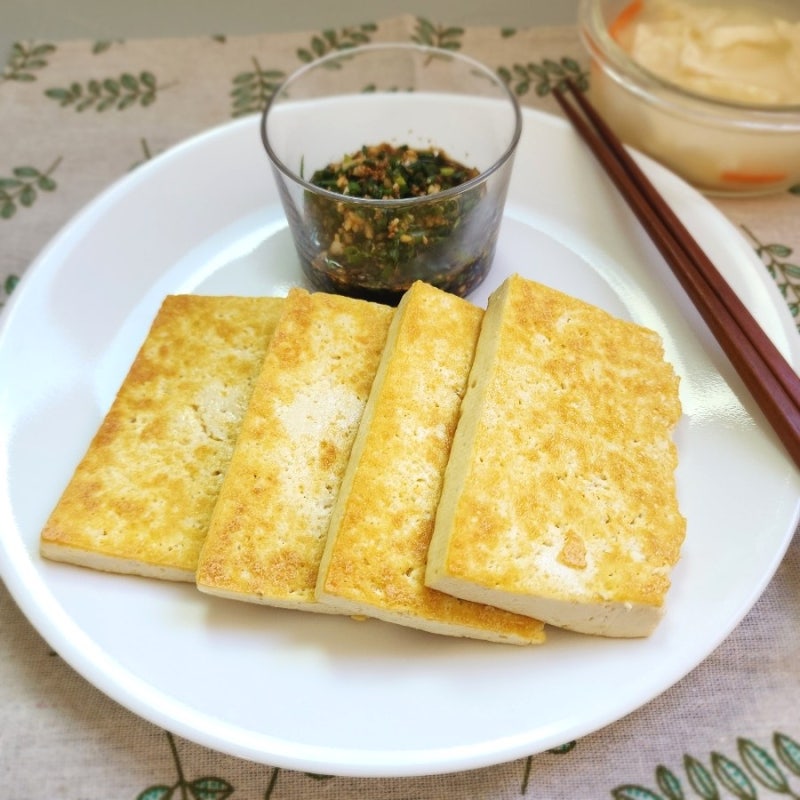 초간단 두부구이 레시피: 들기름·올리브오일 & 쪽파 양념장
