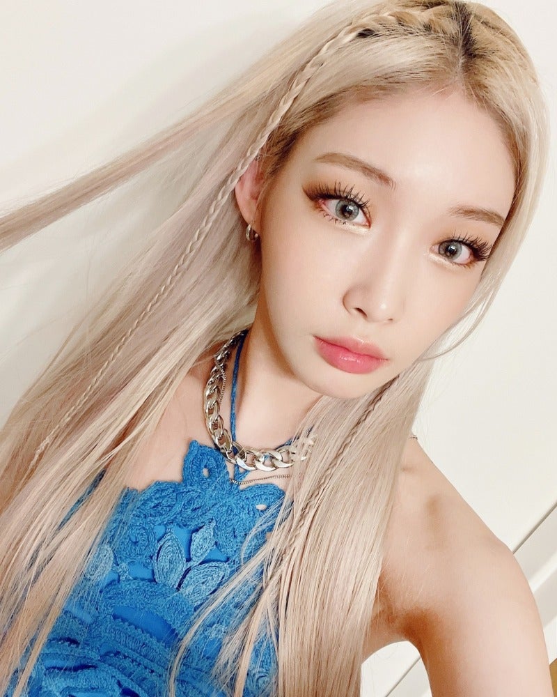 셀프 속눈썹펌, 하루 만에 무대로 돌아온 그 가수…눈매가 또렷했던 이유, 주기 키드 정리