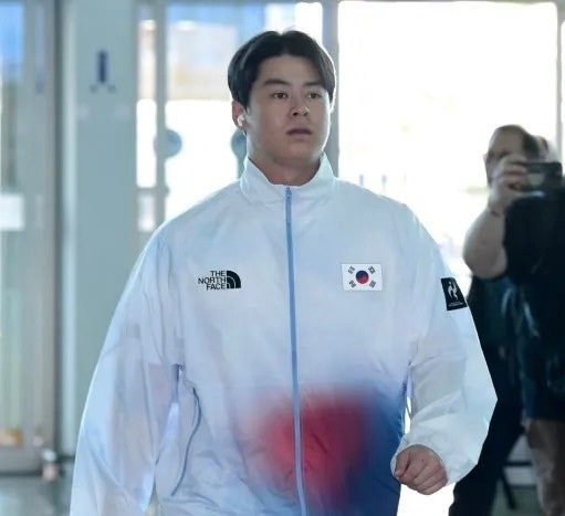“주장 퇴출” 말까지 나왔다… 아시안 게임 주장 노시환 태극기 논란 무슨 일?