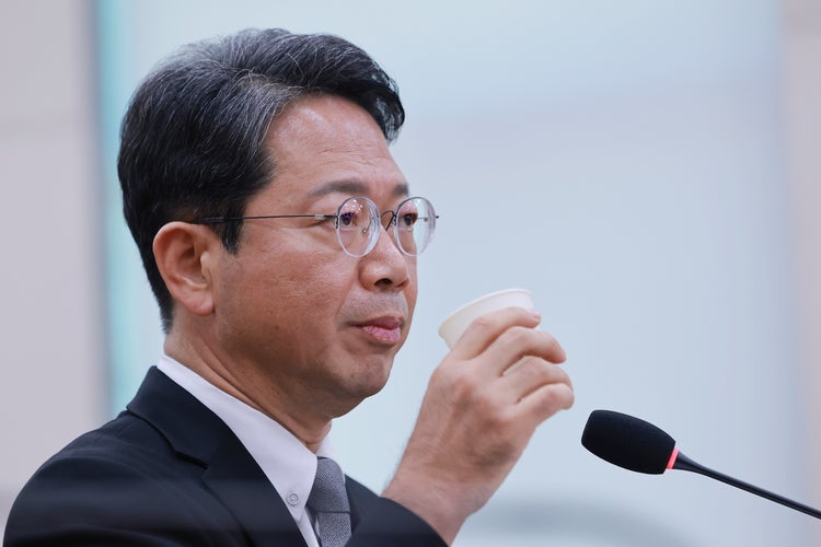 "김승원 성추행 의혹까지"…사퇴 직전 청와대에 들어간 탄원서