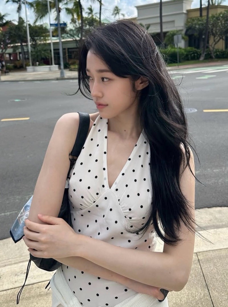 노윤서 하와이가 퍼컬이었나…? 바다 앞에서 더 예쁜 도트 원피스 정보