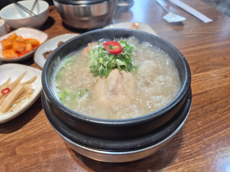 부산 구포 맛집 몸보신 끝판왕, 깊은 국물맛이 일품인 구포 동백삼계탕