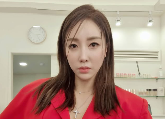 '<b>불륜</b> <b>패소</b>' <b>숙행</b>, 결국 짐 싸서 이사까지 감행하며 "생활고 겪고 있....