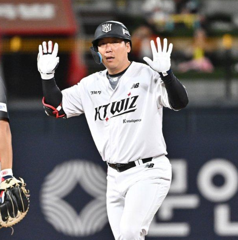 "15점보다 이 장면" KT 김현수가 다시 승부를 갈랐던 이유는? 1위 팀에는 이런 베테랑이 필요했....