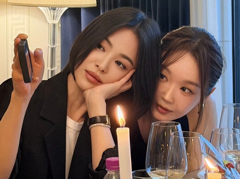 대체 무슨 자리였길래.. 송혜교 고현정 김재중까지 모였다 '엄정화 와인파티'
