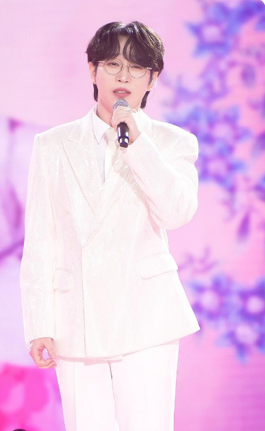 안성훈 국악 무대 5년 만의 귀환 현장 찾은 팬덤 역시 가을에 엄마꽃
