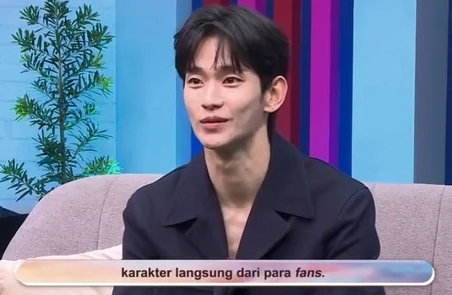 '야윈 얼굴로 복귀' 배우 김수현, 과거 사생활 논란 이후 복귀에 환영트럭 공개 ( + 근황, 댓글....