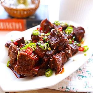 매운돼지갈비찜 레시피, 갈비찜 양념에 이걸 넣는다고? 돼지갈비찜 만들기