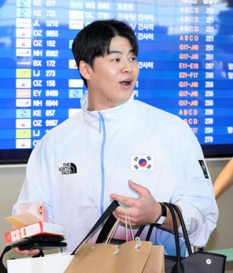 야구 국가대표 단복 태극기 논란