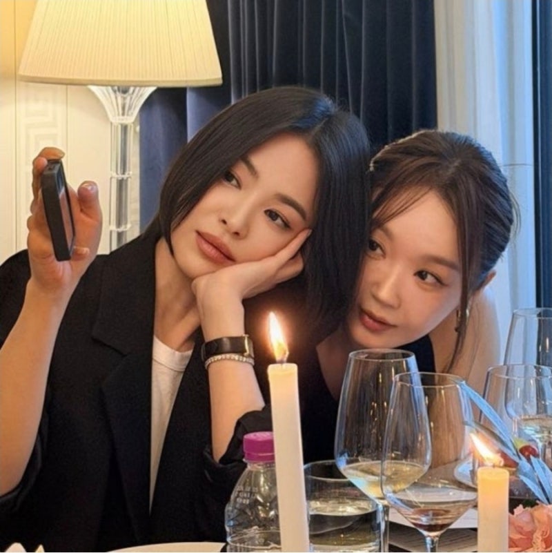 “나 자리 잘못 앉은 것 같아” 송혜교, 엄정화 와인파티서 강민경 옆에 앉았다가 당황한 이....