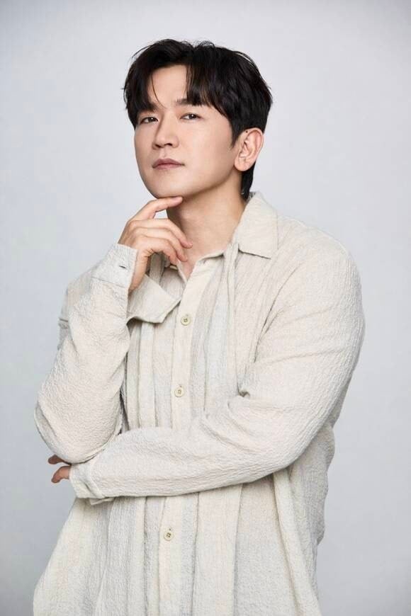 무혐의 받게 해줄게 신화 이민우에게 25억 뜯은 방송작가