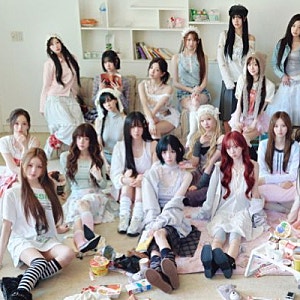 트리플에스 완전체 매력 공개 24인 블루카펫 꽉 채운 존재감