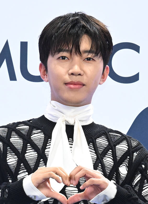 임영웅, 3년 만에 TMA 돌아오자 2관왕…“영웅시대에 감사”