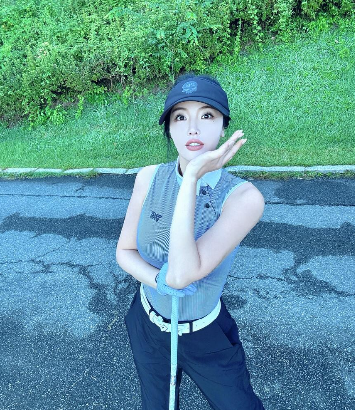 "임신 6개월? 밥 많이 먹었을 뿐..." 홍진영, 황당 루머 단번에 종식시킨 골프장 '개미허리' 자....