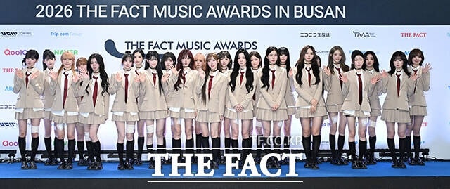 트리플에스 2026 TMA 완전체 매력, 부산서 펼친 레전드 오마주 오프닝 공개