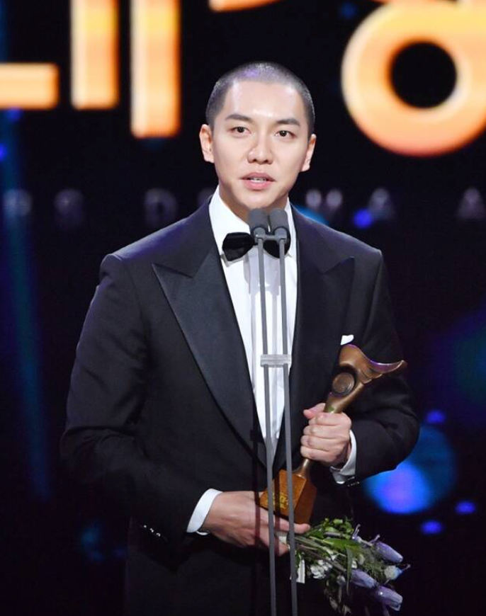 "부부싸움 했어요?" 이승기 데뷔 22년만에 유튜브 도전