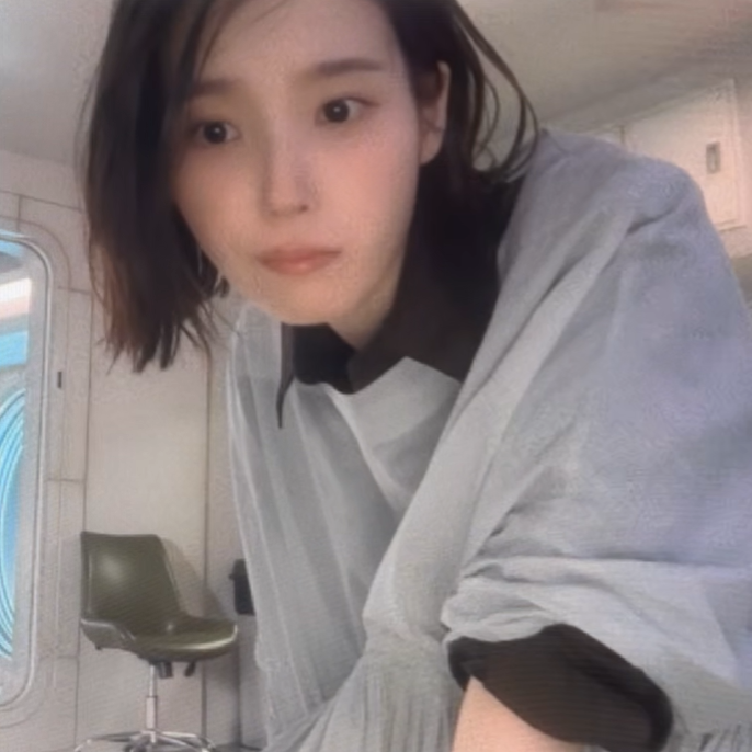 아이유 단발 뭐야? 신곡 뮤비 공개 후 팬들 놀란 진짜 이유