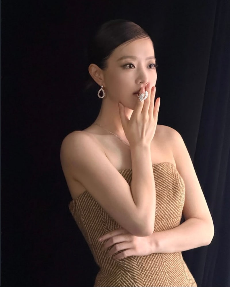박보영 맞아? 숏컷에 깊게 파인 민소매까지 분위기 이렇게 달라졌나