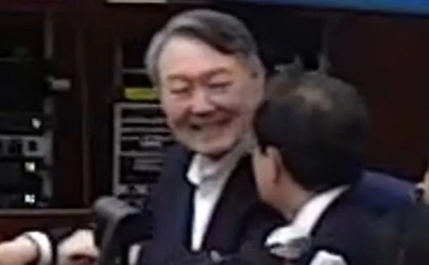 윤석열 전 대통령 '계엄 국무회의 위증' 1심 이어 2심도 무죄! 재판부 판결 이유와 법적 쟁점 ....