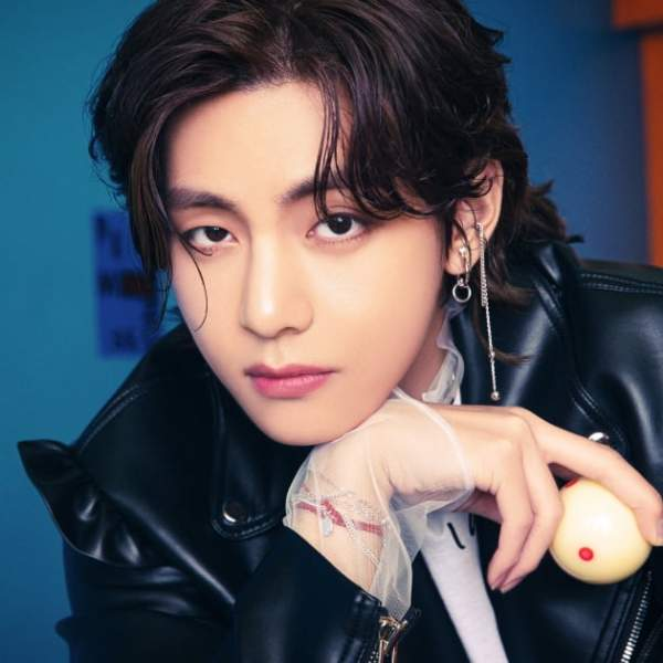 방탄소년단 뷔, 청각장애인 팬을 위한 수어로 감동 선사