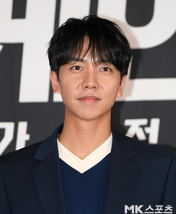 [단독] 22년차 이승기, 24년 노래방 혼자 갔다…"부부싸움 하고 온 건 아니죠?"