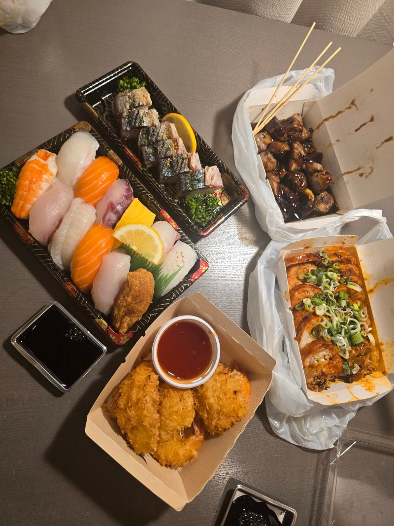 済州東門市場ナイトマーケットのグルメレビュー：厚切り刺身・コブギ飯・済州エッコチダ・黒豚サムギョプサル巻き