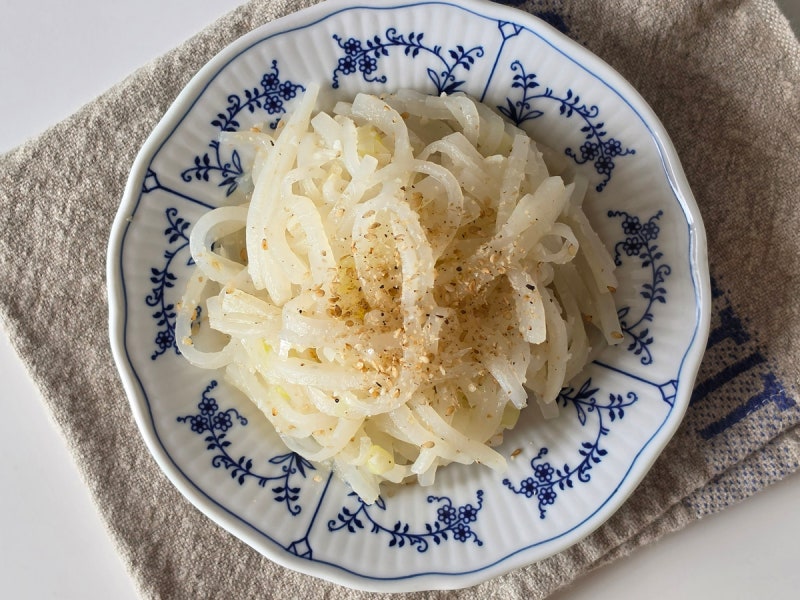 무나물볶음 레시피 부서지지 않고 쓴 맛없는 무채나물 만드는법