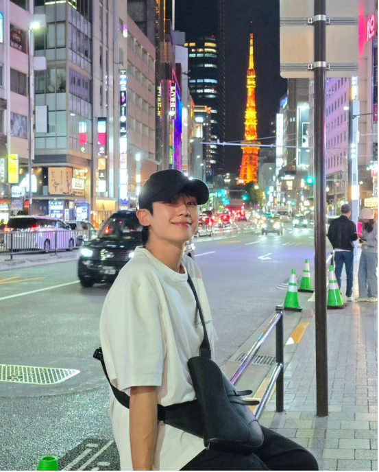 "오늘 일본 출국한 정해인! 공항패션부터 2026 팬미팅 일정까지 싹 정리 (실물 비주얼 미쳤다)"