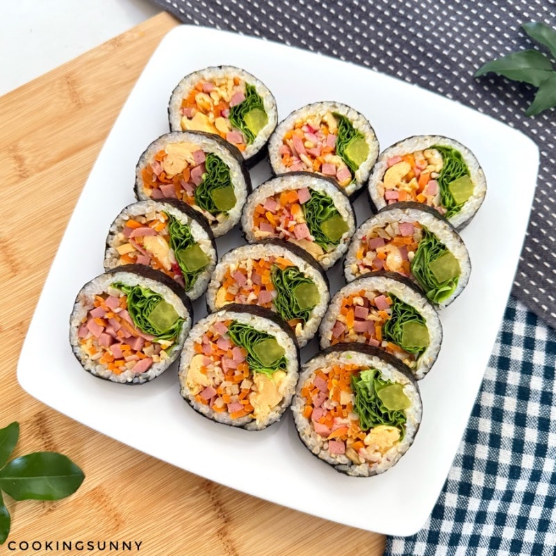 “김밥을 팬 하나로 이렇게 싸면 정말 쉽고 맛있어요!” 초간단 원팬김밥