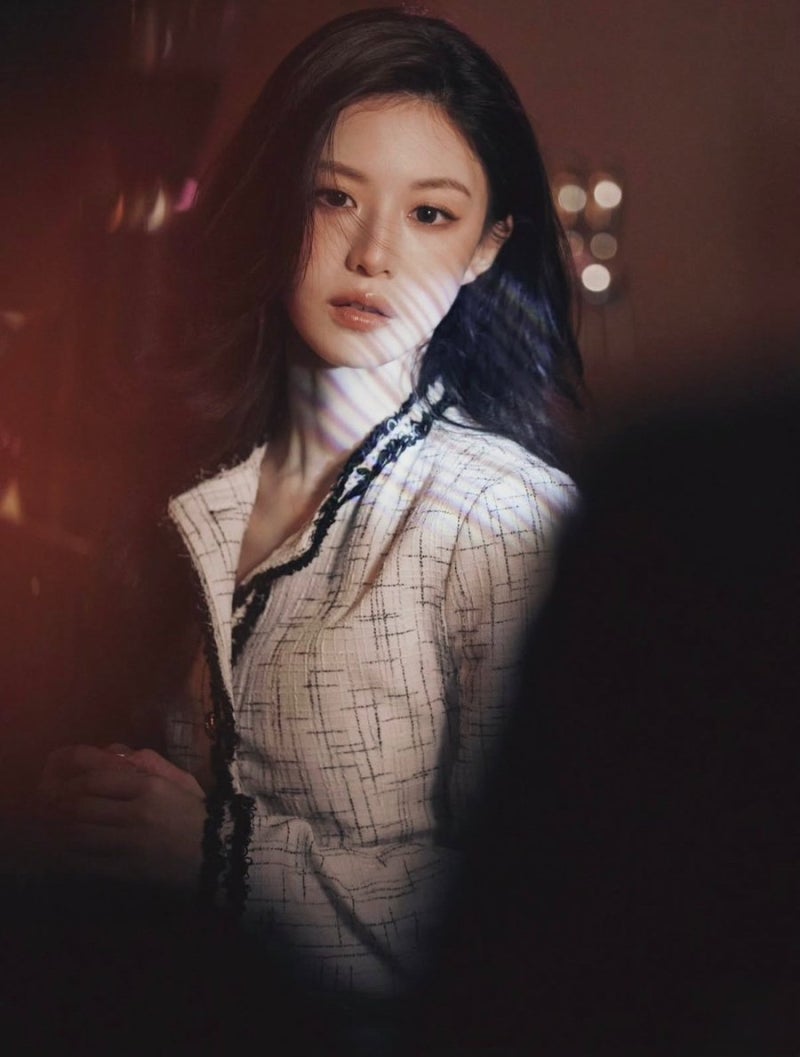 "가격도 품번도 없다"… 고윤정이 입은 샤넬 트위드 셋업 정체
