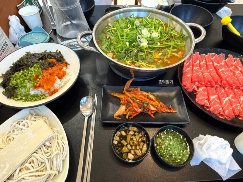 용인맛집 수지 동천동 윤우재샤브칼국수 고기동점 샤브칼국수빨간거 빠삭해물파전