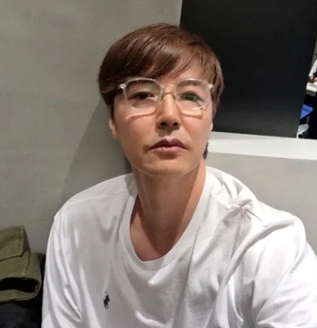 "수염 밀더니 20대로 회춘?" 충격 부른 윤상현 52세 근황 변화