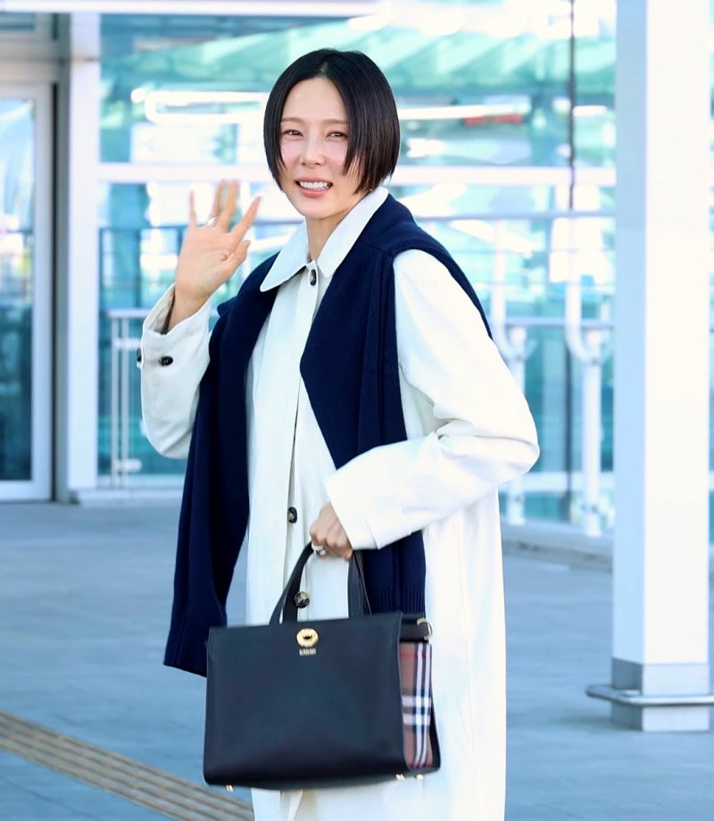 김나영 공항패션 2027 런던패션위크 출국룩 버버리신상 미리보기