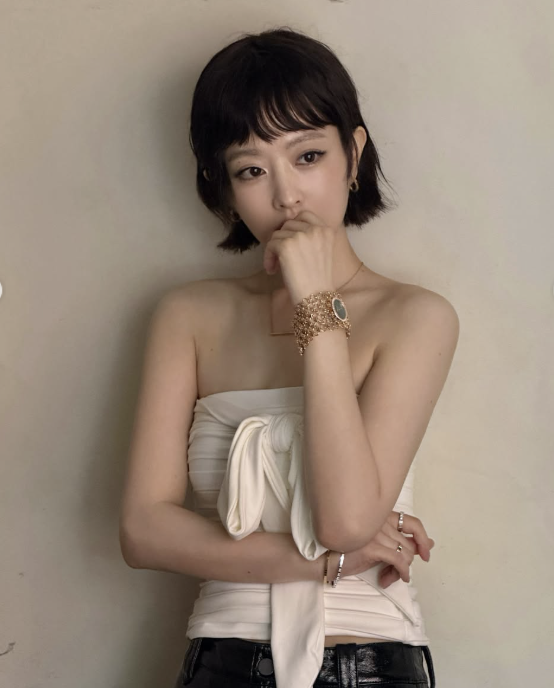 Park Bo-young's Short Hair Pictorial: Is Her Boyish Charm Really Shining Through? Bo-vely is Always in Her Prime, No Matter What