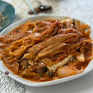 오늘 저녁 메뉴 추천 다다한끼 묵은지김치찜 고등어조림
