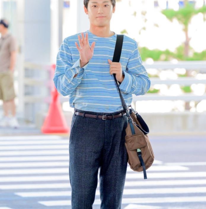 이도현 코디가 안티? 프라다를 온 몸에 둘렀지만 총체적 난국을 선보인 공항 패션