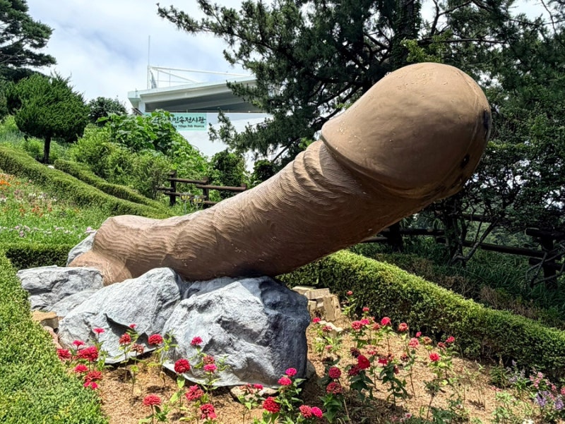 삼척 해신당공원 | 독특한 조형물과 바다뷰가 함께하는 삼척 가볼만한곳