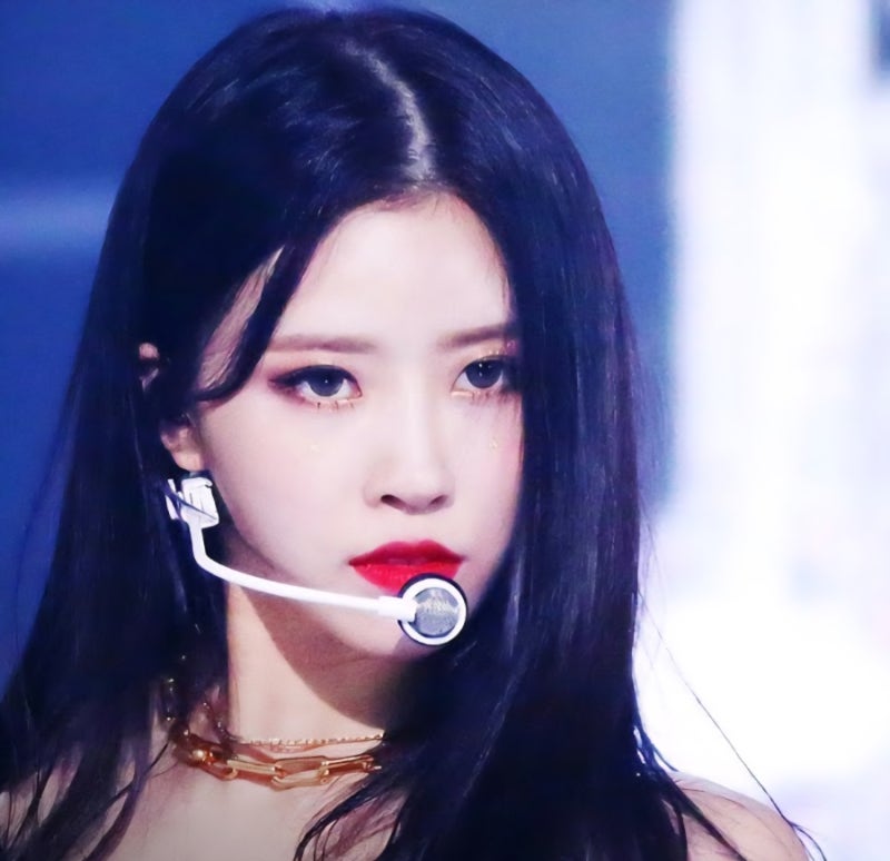 예능 치트키 러블리즈 이미주, 끊임없는 도전과 통통 튀는 반전 매력으로 대중을 사로잡은 ....