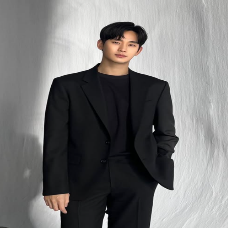 김수현 프로필 키 나이 논란 국내 공식 석상 복귀