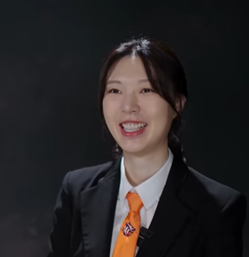 김연경 옆에 갑자기 양효진이 떴다｜신인감독 김연경2 출연진 합류, 정말 해설만 하러 왔을....