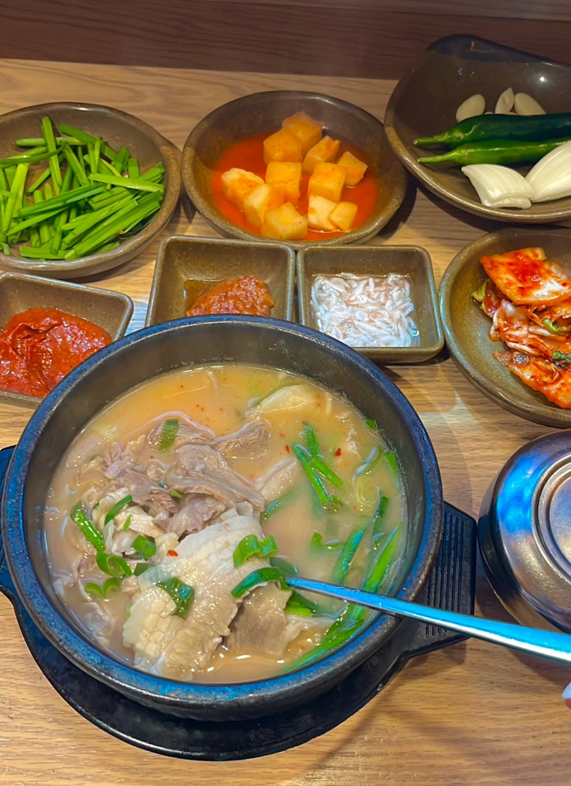 부산 광안리 국밥 맛집 수변최고돼지국밥 광안점 평일 오전 웨이팅 후기