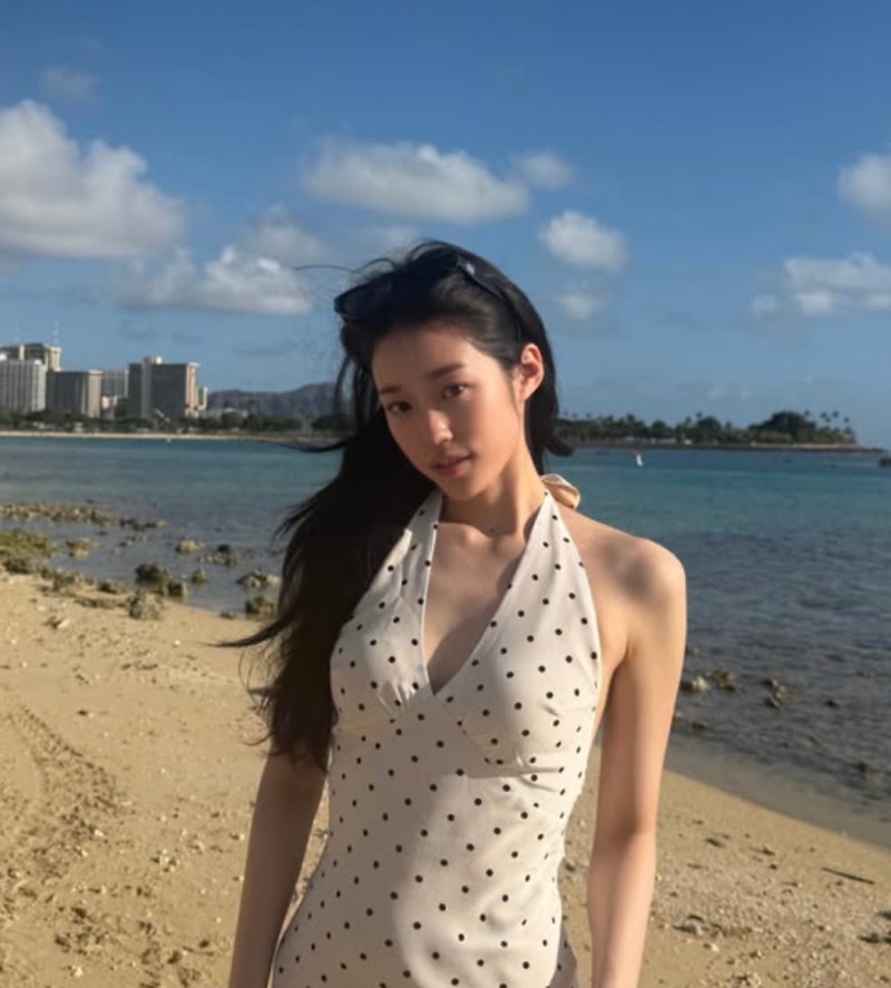 “살만 빼서는 안 나옵니다” 노윤서, 군살 없는 등라인 만든 운동의 정체