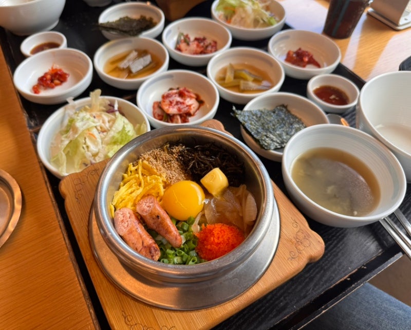 慶州の韓国料理店「外家 ファンリダンギル本店」ファンリダンギルで出会った初めての釜飯